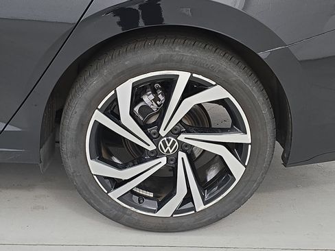 Used 2025 Volkswagen Jetta SEL FWD image 33