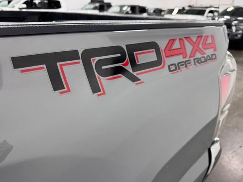 Used 2021 Toyota Tacoma TRD Off-Road image 2
