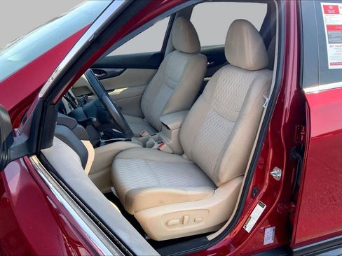 Used 2018 Nissan Rogue SV FWD image 8