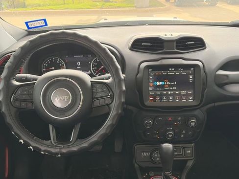 Used 2022 Jeep Renegade Trailhawk AWD/4WD image 12