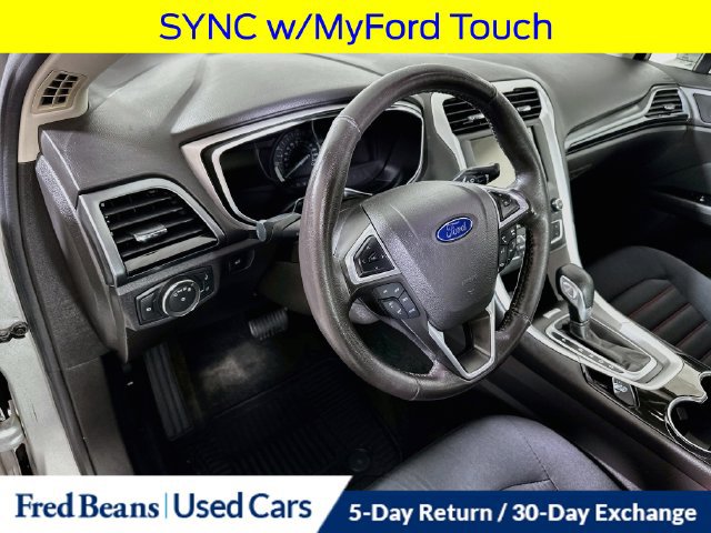 Used 2016 Ford Fusion SE FWD image 12