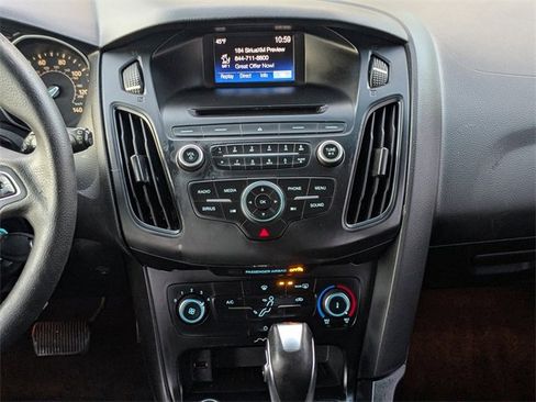 Used 2016 Ford Focus SE image 16