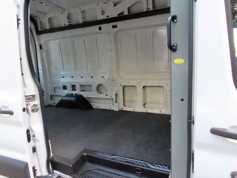 Used 2015 Ford Transit 250 148 High Roof RWD image 22