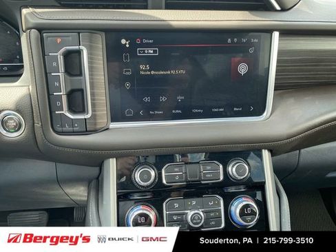 Certified 2022 GMC Yukon XL Denali w/ Denali Premium Package AWD/4WD image 15