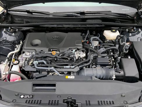 Used 2025 Toyota Camry SE w/ Convenience Package image 29