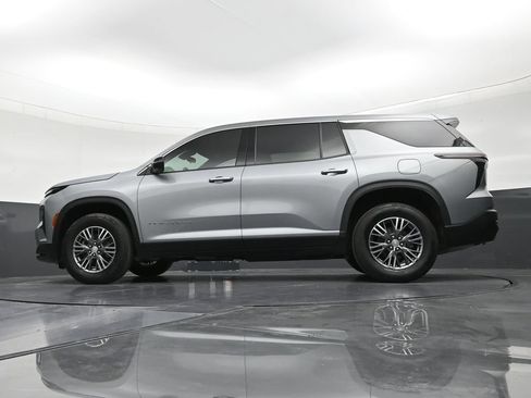 Used 2024 Chevrolet Traverse LS FWD image 21