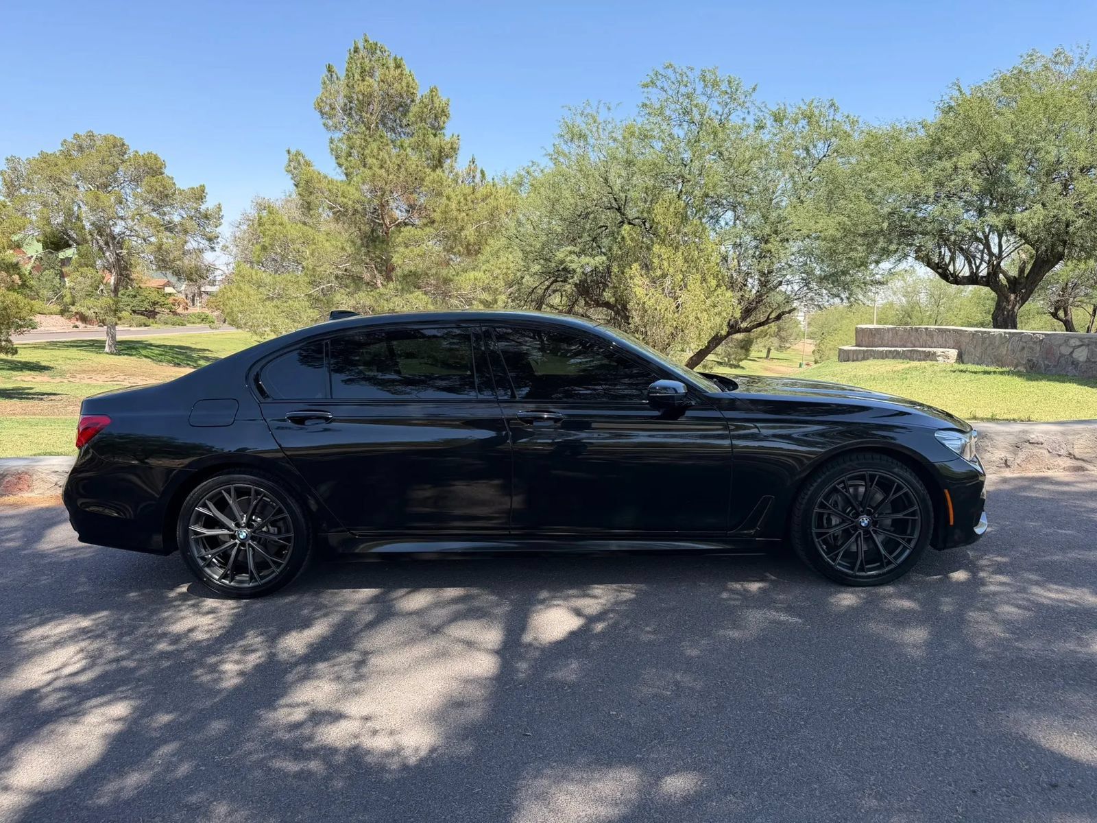 Used 2019 BMW 740i xDrive w/ M Sport Package AWD/4WD image 6