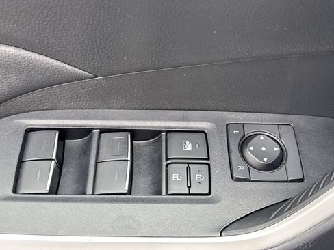 Used 2025 Toyota RAV4 XLE AWD/4WD image 16