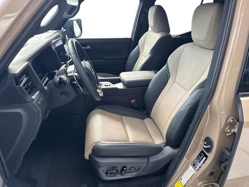 Used 2025 Lexus GX 550 AWD/4WD image 22