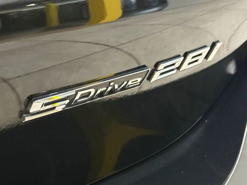 Used 2021 BMW X1 sDrive28i w/ Premium Package image 14