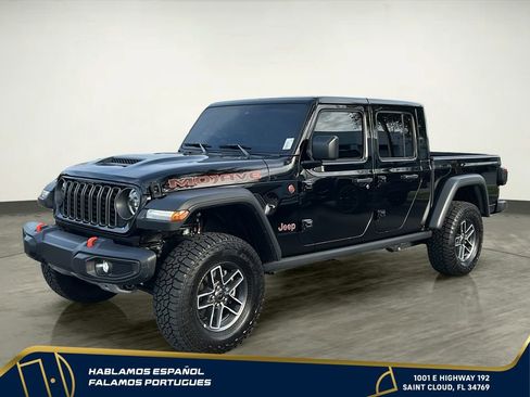 Used 2025 Jeep Gladiator Mojave w/ Safety Group AWD/4WD image 2