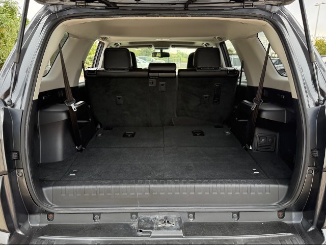 Used 2017 Toyota 4Runner SR5 Premium RWD image 29
