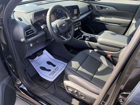 New 2026 Chevrolet Traverse LT w/ Driver Confidence Package FWD image 16