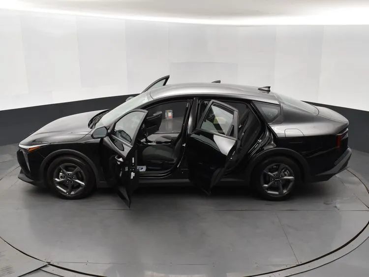 Used 2025 Kia K4 FWD image 7