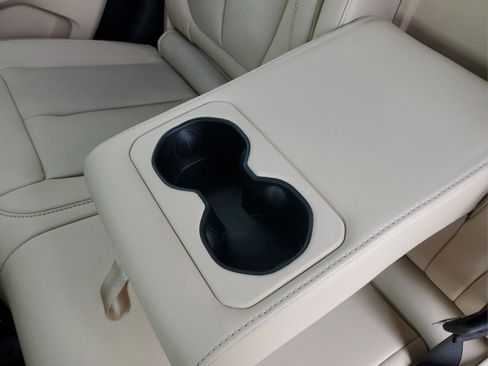 New 2025 Jeep Grand Cherokee Limited RWD image 8