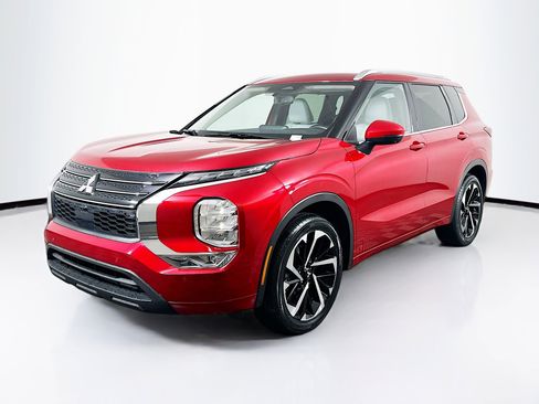 Used 2024 Mitsubishi Outlander SEL image 3