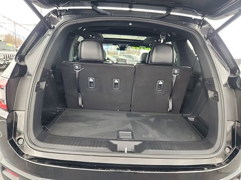 Used 2025 Honda Pilot TrailSport image 38