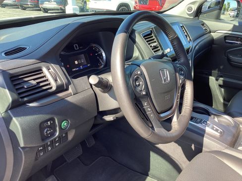 Used 2023 Honda Ridgeline RTL-E image 11