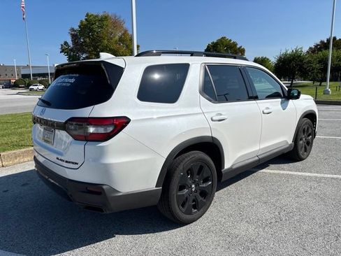 Used 2026 Honda Pilot Black Edition image 8