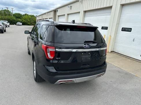 Used 2017 Ford Explorer XLT w/ Equipment Group 202A AWD/4WD image 16