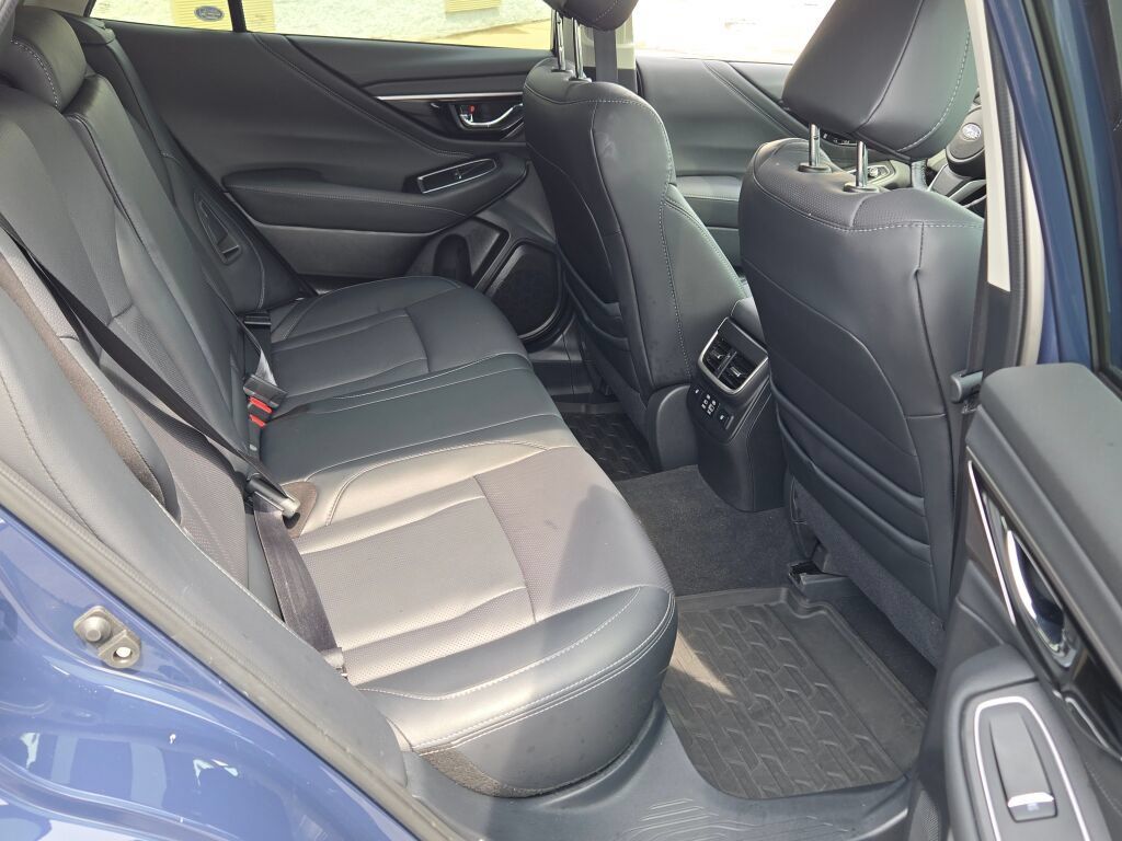 Used 2025 Subaru Outback Limited AWD/4WD image 8