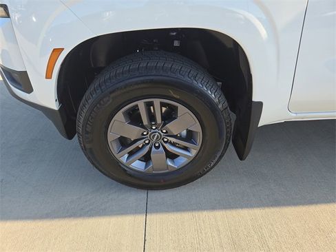 New 2025 Nissan Frontier SV image 31