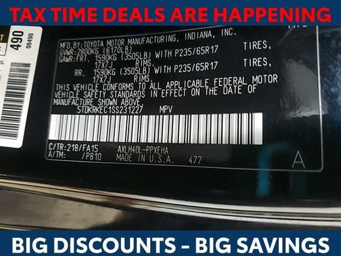 Used 2025 Toyota Sienna LE image 5