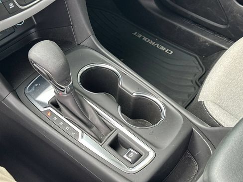 Used 2024 Chevrolet Equinox LS FWD image 24