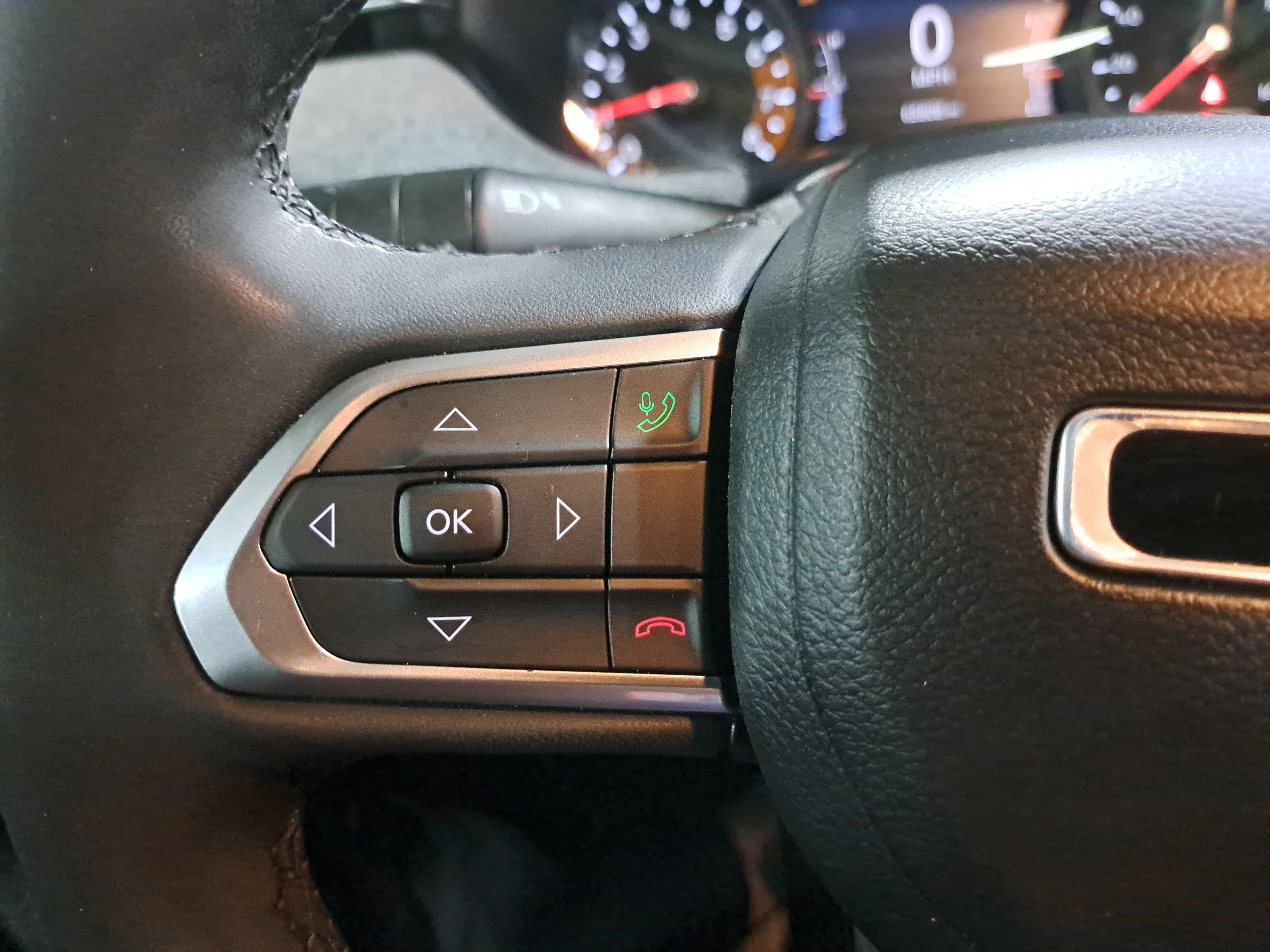Used 2023 Jeep Compass Latitude w/ Sun and Sound Group AWD/4WD image 37