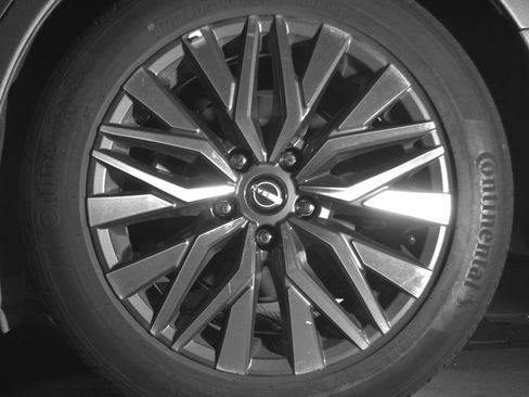 Used 2025 Nissan Altima 2.5 SV image 13