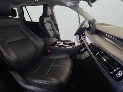 Used 2025 Lincoln Aviator AWD image 13