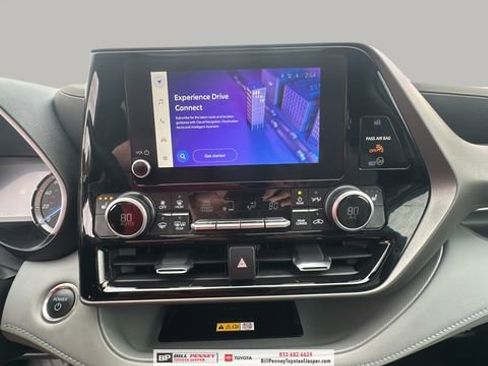 Used 2025 Toyota Highlander XLE image 15