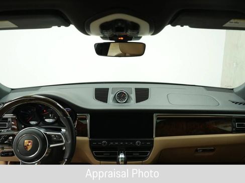 Certified 2019 Porsche Macan AWD/4WD image 16