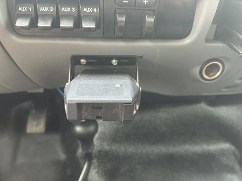Used 2005 Ford F350 XL AWD/4WD image 21