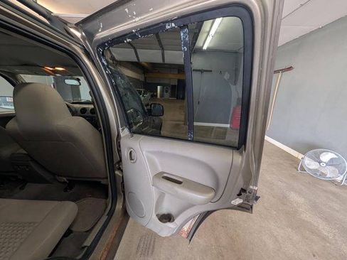 Used 2007 Jeep Liberty Sport AWD/4WD image 28
