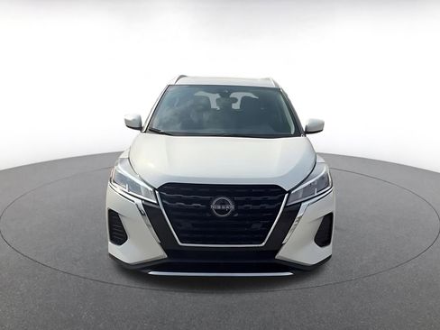 Used 2024 Nissan Kicks SV image 4