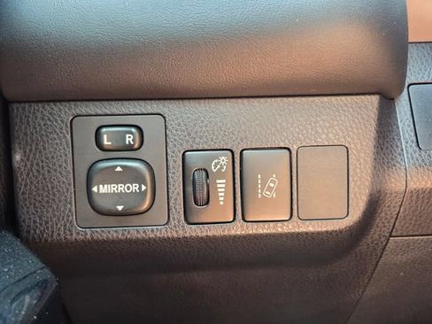 Used 2016 Toyota RAV4 Limited AWD/4WD image 17