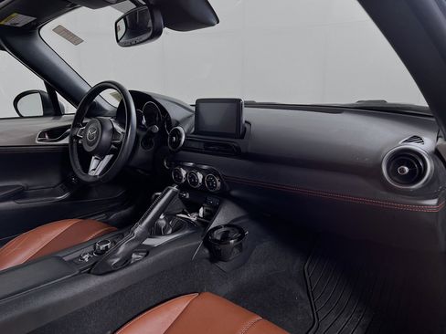 Used 2022 MAZDA MX-5 Miata RF Grand Touring w/ Weather Package RWD image 22