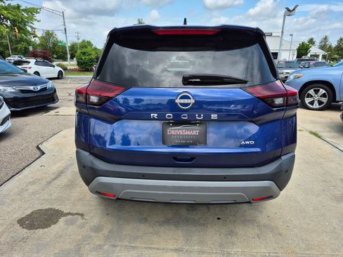 Used 2022 Nissan Rogue S image 6