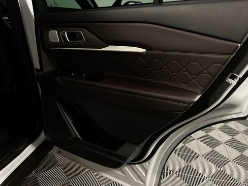 Used 2025 Ford Explorer Platinum w/ LUX Leather Package image 36