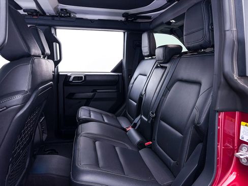 Used 2025 Ford Bronco Badlands AWD/4WD image 39