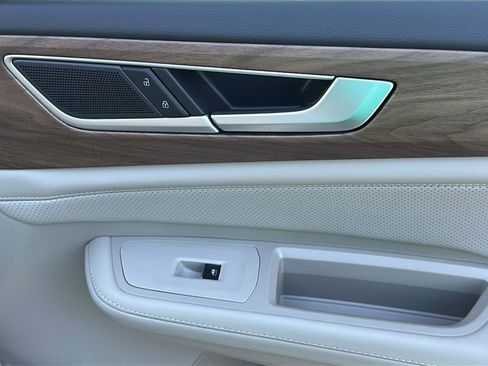 New 2026 Volkswagen Atlas SE image 15