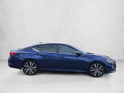 Used 2019 Nissan Altima 2.5 SR FWD image 4