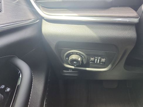 Used 2024 Jeep Grand Cherokee L Overland w/ Rear Seat Video Group I image 25