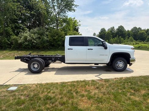 Used 2026 Chevrolet Silverado 3500 W/T w/ WT Convenience Package AWD/4WD image 10