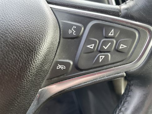 Used 2018 Chevrolet Equinox LT FWD image 33