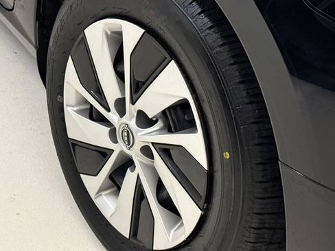 Used 2024 Nissan Altima 2.5 S FWD image 10