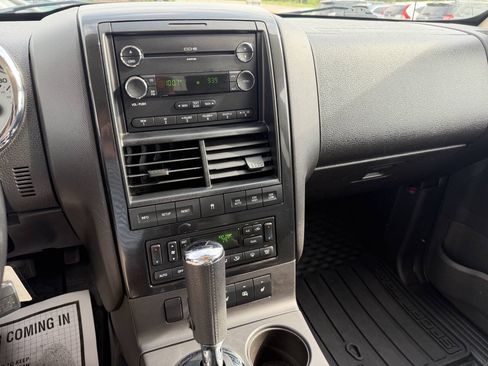Used 2010 Ford Explorer Sport Trac Limited AWD/4WD image 26