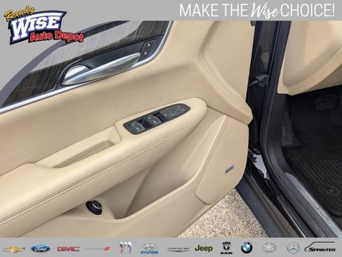 Used 2018 Cadillac XT5 AWD w/ LPO, Wheel Lock Package image 10