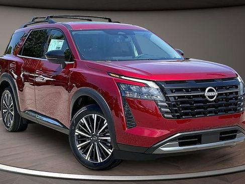 New 2026 Nissan Pathfinder Platinum AWD/4WD image 2